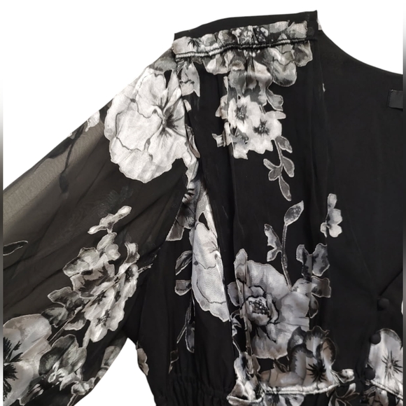 White House Black Market Silk Blend Metallic Flower Blouse XL - Picture 9 of 11